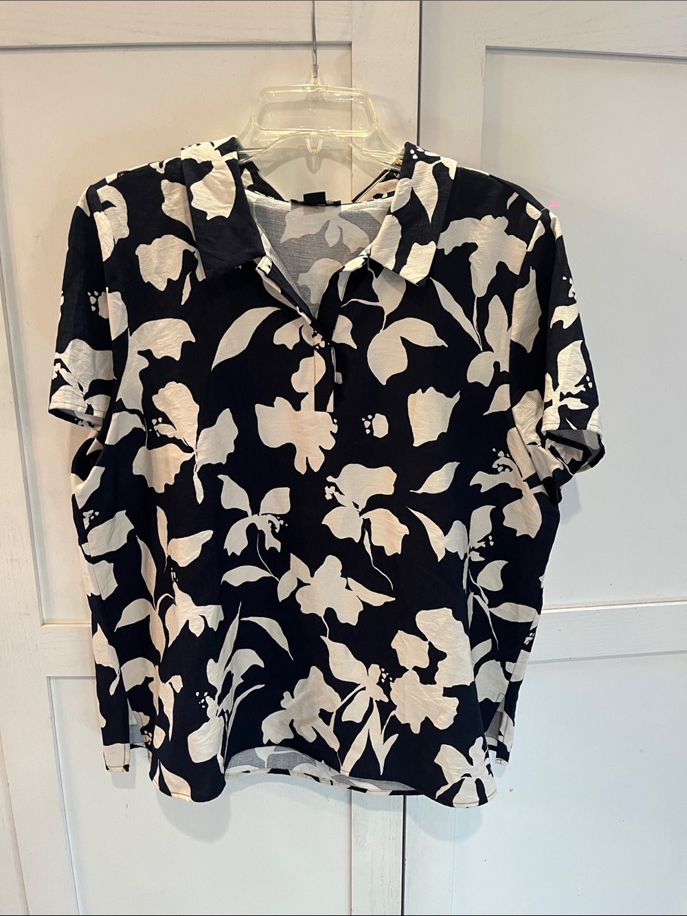 Halogen Navy and White Floral Short Sleeve Button-Down Top
